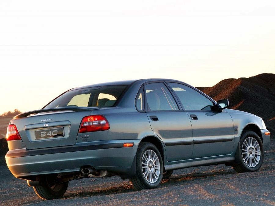  Volvo S40 2002 года  (ZA) (фото 2 из 9)